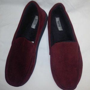 Reaction brand size 8/9 M. New